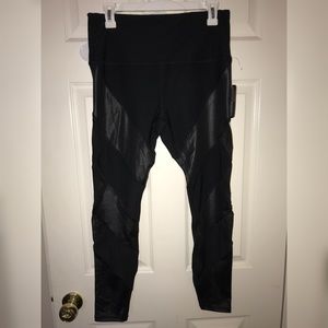 Black leggings with mesh design 😍